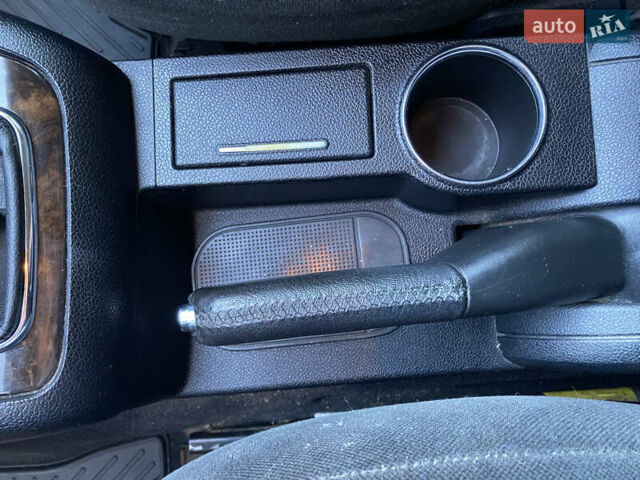 Зелений Форд Мондео, об'ємом двигуна 1.8 л та пробігом 301 тис. км за 3450 $, фото 48 на Automoto.ua