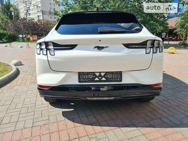 Білий Форд Mustang Mach-E, об'ємом двигуна 0 л та пробігом 48 тис. км за 24800 $, фото 3 на Automoto.ua