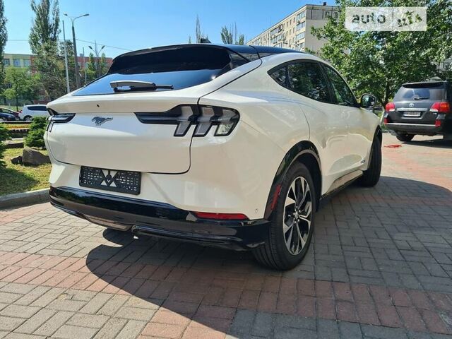 Білий Форд Mustang Mach-E, об'ємом двигуна 0 л та пробігом 48 тис. км за 24800 $, фото 4 на Automoto.ua
