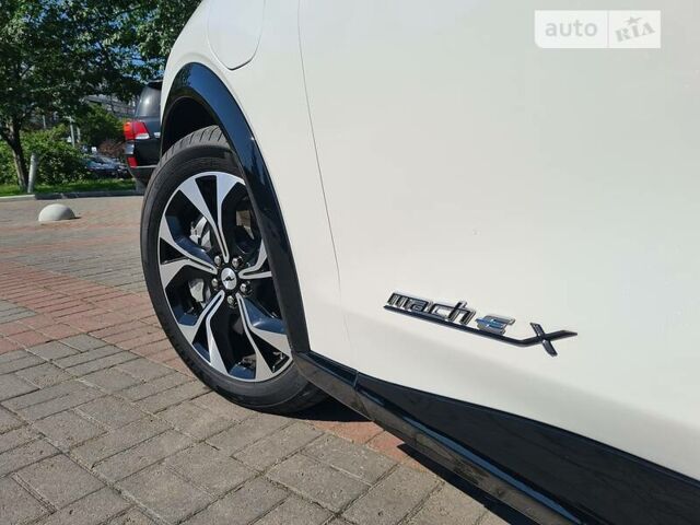 Білий Форд Mustang Mach-E, об'ємом двигуна 0 л та пробігом 48 тис. км за 24800 $, фото 13 на Automoto.ua