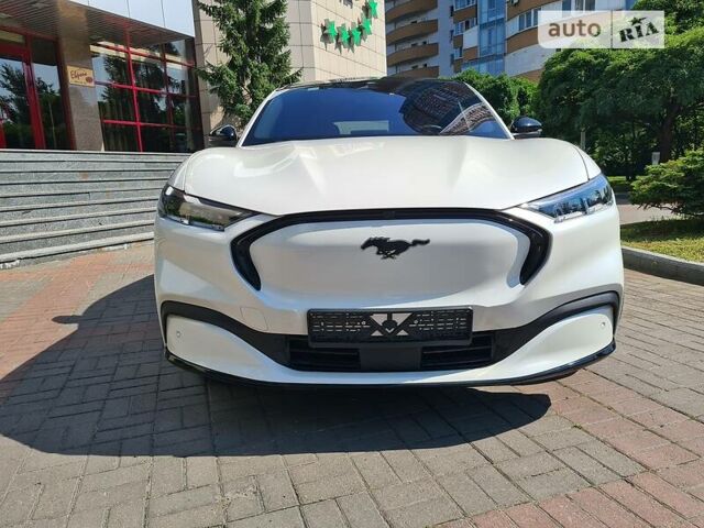 Білий Форд Mustang Mach-E, об'ємом двигуна 0 л та пробігом 48 тис. км за 24800 $, фото 1 на Automoto.ua