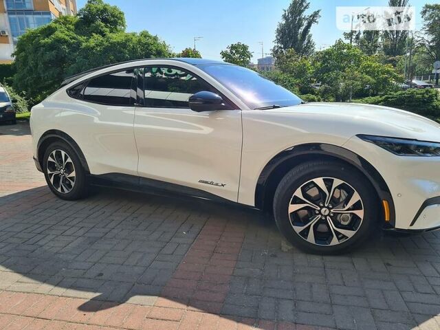 Білий Форд Mustang Mach-E, об'ємом двигуна 0 л та пробігом 48 тис. км за 24800 $, фото 5 на Automoto.ua