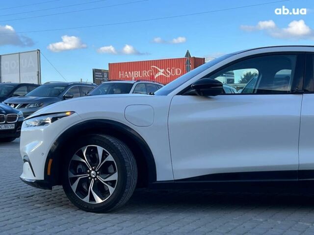 Белый Форд Mustang Mach-E, объемом двигателя 0 л и пробегом 55 тыс. км за 27590 $, фото 2 на Automoto.ua