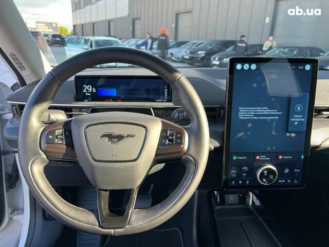 Белый Форд Mustang Mach-E, объемом двигателя 0 л и пробегом 55 тыс. км за 27590 $, фото 22 на Automoto.ua