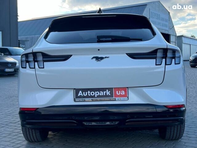 Белый Форд Mustang Mach-E, объемом двигателя 0 л и пробегом 55 тыс. км за 27590 $, фото 9 на Automoto.ua