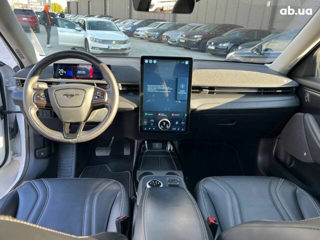 Белый Форд Mustang Mach-E, объемом двигателя 0 л и пробегом 55 тыс. км за 27590 $, фото 38 на Automoto.ua