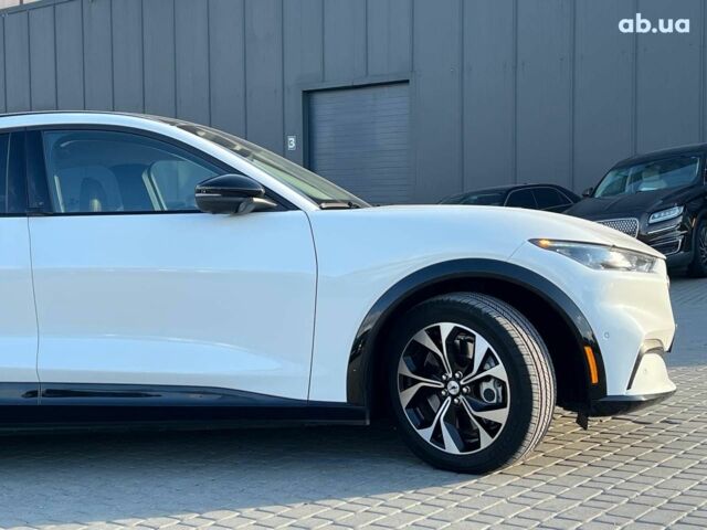 Белый Форд Mustang Mach-E, объемом двигателя 0 л и пробегом 55 тыс. км за 27590 $, фото 13 на Automoto.ua