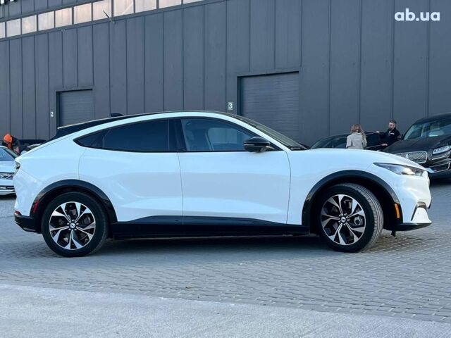 Белый Форд Mustang Mach-E, объемом двигателя 0 л и пробегом 55 тыс. км за 27590 $, фото 12 на Automoto.ua
