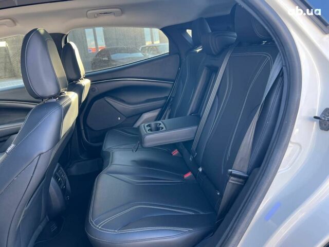 Белый Форд Mustang Mach-E, объемом двигателя 0 л и пробегом 55 тыс. км за 27590 $, фото 36 на Automoto.ua