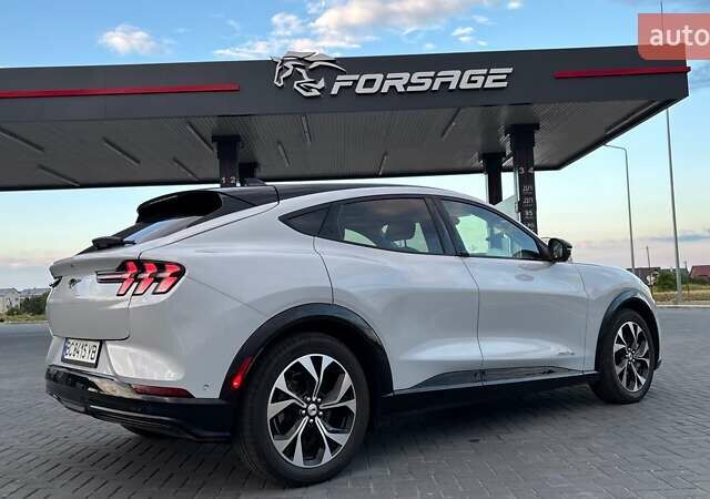 Белый Форд Mustang Mach-E, объемом двигателя 0 л и пробегом 56 тыс. км за 25700 $, фото 6 на Automoto.ua