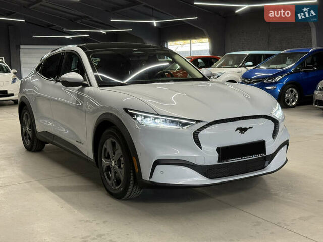 Белый Форд Mustang Mach-E, объемом двигателя 0 л и пробегом 228 тыс. км за 19900 $, фото 9 на Automoto.ua