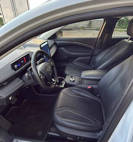 Белый Форд Mustang Mach-E, объемом двигателя 0 л и пробегом 100 тыс. км за 31000 $, фото 9 на Automoto.ua