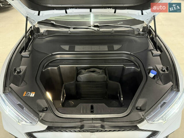 Белый Форд Mustang Mach-E, объемом двигателя 0 л и пробегом 228 тыс. км за 19900 $, фото 29 на Automoto.ua