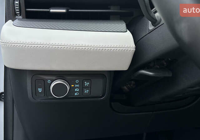 Белый Форд Mustang Mach-E, объемом двигателя 0 л и пробегом 56 тыс. км за 25700 $, фото 13 на Automoto.ua