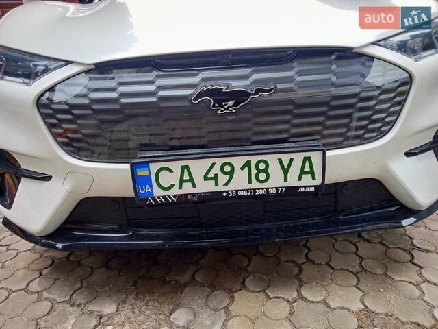Белый Форд Mustang Mach-E, объемом двигателя 0 л и пробегом 26 тыс. км за 34900 $, фото 5 на Automoto.ua