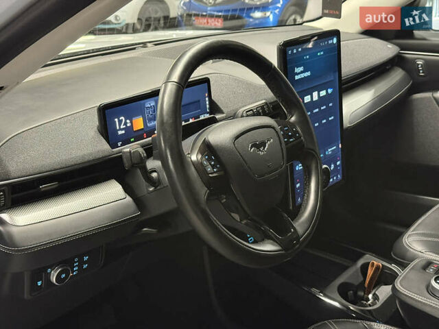 Белый Форд Mustang Mach-E, объемом двигателя 0 л и пробегом 228 тыс. км за 19900 $, фото 76 на Automoto.ua