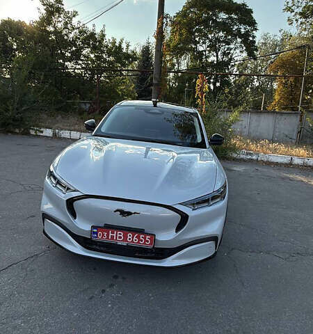 Белый Форд Mustang Mach-E, объемом двигателя 0 л и пробегом 100 тыс. км за 31000 $, фото 4 на Automoto.ua