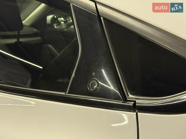 Белый Форд Mustang Mach-E, объемом двигателя 0 л и пробегом 228 тыс. км за 19900 $, фото 22 на Automoto.ua