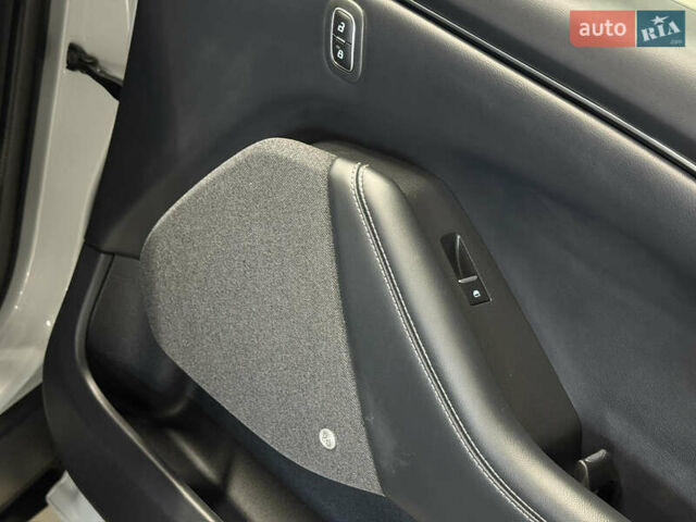 Белый Форд Mustang Mach-E, объемом двигателя 0 л и пробегом 228 тыс. км за 19900 $, фото 67 на Automoto.ua