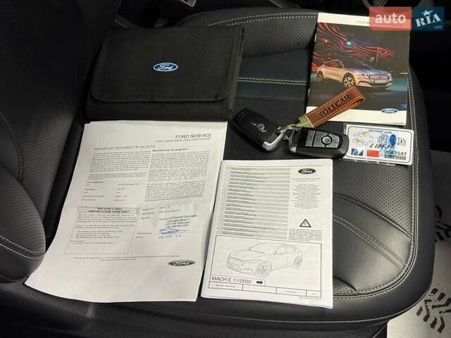 Белый Форд Mustang Mach-E, объемом двигателя 0 л и пробегом 228 тыс. км за 19900 $, фото 60 на Automoto.ua