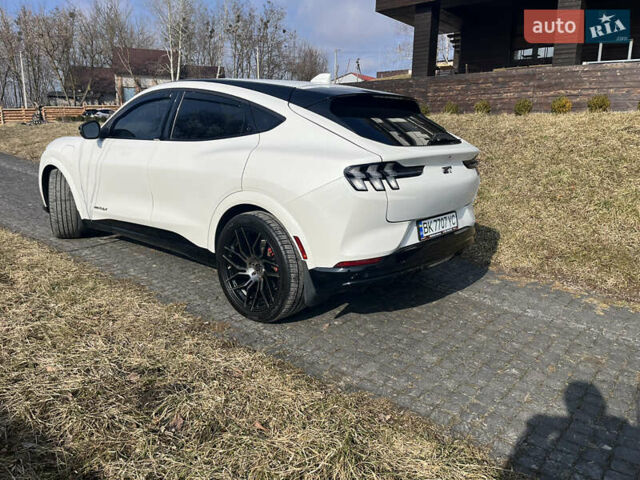 Білий Форд Mustang Mach-E, об'ємом двигуна 0 л та пробігом 65 тис. км за 25000 $, фото 3 на Automoto.ua