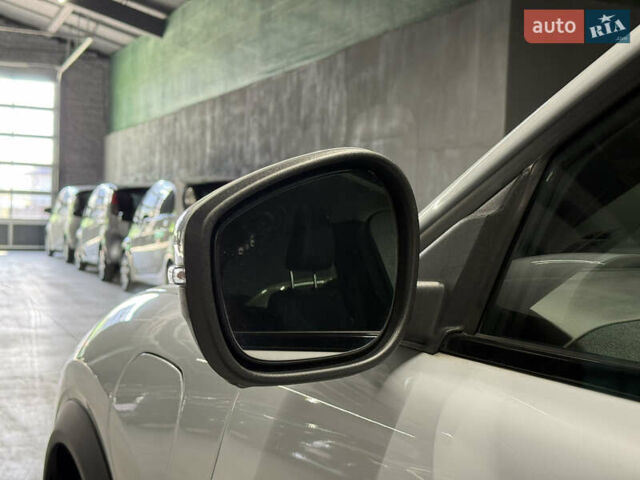 Белый Форд Mustang Mach-E, объемом двигателя 0 л и пробегом 228 тыс. км за 19900 $, фото 21 на Automoto.ua