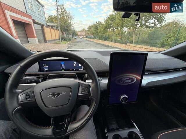 Белый Форд Mustang Mach-E, объемом двигателя 0 л и пробегом 157 тыс. км за 25900 $, фото 1 на Automoto.ua