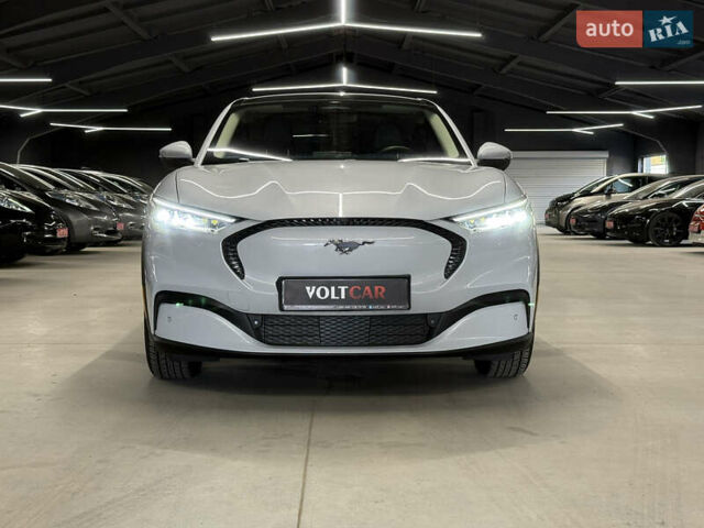 Белый Форд Mustang Mach-E, объемом двигателя 0 л и пробегом 228 тыс. км за 19900 $, фото 7 на Automoto.ua