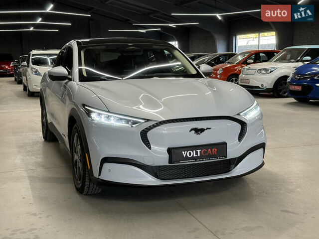Белый Форд Mustang Mach-E, объемом двигателя 0 л и пробегом 228 тыс. км за 19900 $, фото 10 на Automoto.ua