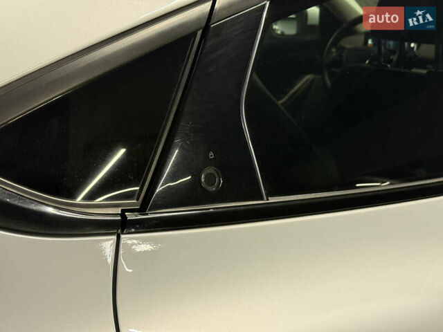 Белый Форд Mustang Mach-E, объемом двигателя 0 л и пробегом 228 тыс. км за 19900 $, фото 25 на Automoto.ua