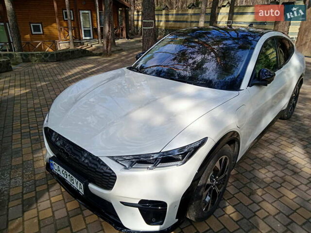 Белый Форд Mustang Mach-E, объемом двигателя 0 л и пробегом 26 тыс. км за 34900 $, фото 1 на Automoto.ua