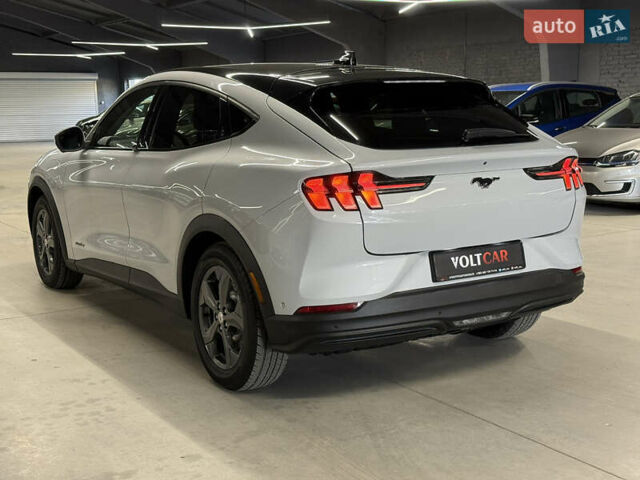 Белый Форд Mustang Mach-E, объемом двигателя 0 л и пробегом 228 тыс. км за 19900 $, фото 37 на Automoto.ua