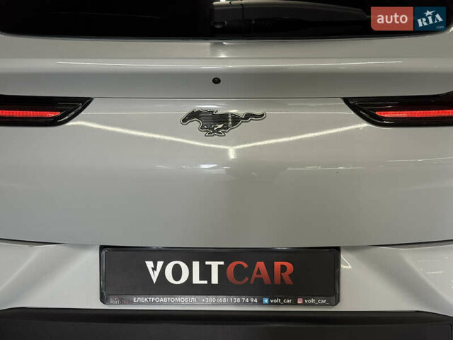 Белый Форд Mustang Mach-E, объемом двигателя 0 л и пробегом 228 тыс. км за 19900 $, фото 42 на Automoto.ua