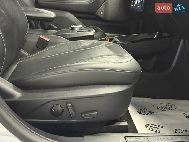 Белый Форд Mustang Mach-E, объемом двигателя 0 л и пробегом 228 тыс. км за 19900 $, фото 55 на Automoto.ua