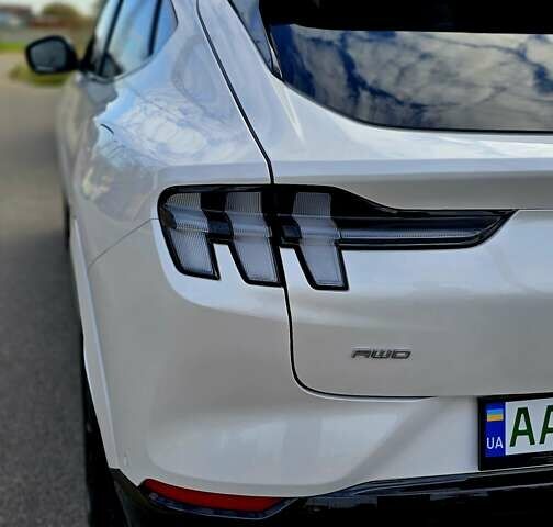 Белый Форд Mustang Mach-E, объемом двигателя 0 л и пробегом 2 тыс. км за 28999 $, фото 17 на Automoto.ua
