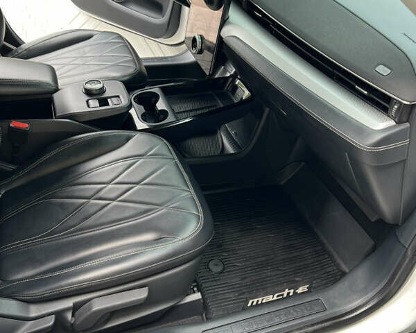 Білий Форд Mustang Mach-E, об'ємом двигуна 0 л та пробігом 34 тис. км за 27400 $, фото 12 на Automoto.ua