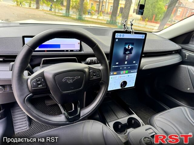 Белый Форд Mustang Mach-E, объемом двигателя 0 л и пробегом 24 тыс. км за 27999 $, фото 12 на Automoto.ua