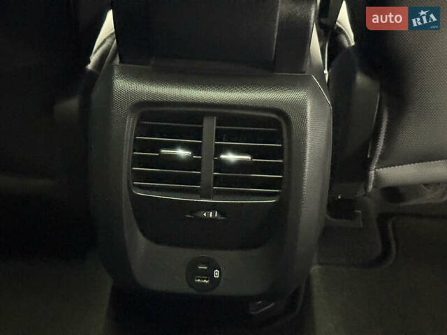 Белый Форд Mustang Mach-E, объемом двигателя 0 л и пробегом 228 тыс. км за 19900 $, фото 58 на Automoto.ua