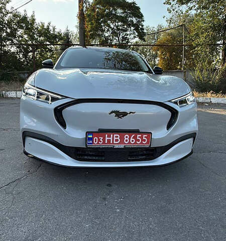 Белый Форд Mustang Mach-E, объемом двигателя 0 л и пробегом 100 тыс. км за 31000 $, фото 11 на Automoto.ua