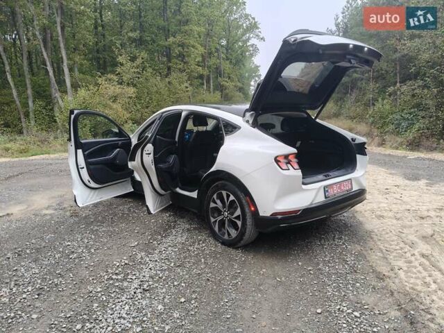 Білий Форд Mustang Mach-E, об'ємом двигуна 0 л та пробігом 116 тис. км за 21950 $, фото 9 на Automoto.ua