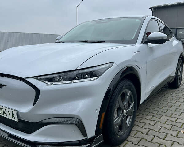 Белый Форд Mustang Mach-E, объемом двигателя 0 л и пробегом 67 тыс. км за 30000 $, фото 2 на Automoto.ua
