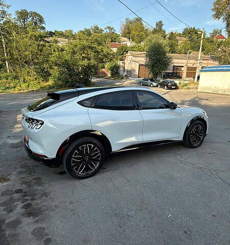 Белый Форд Mustang Mach-E, объемом двигателя 0 л и пробегом 100 тыс. км за 31000 $, фото 6 на Automoto.ua