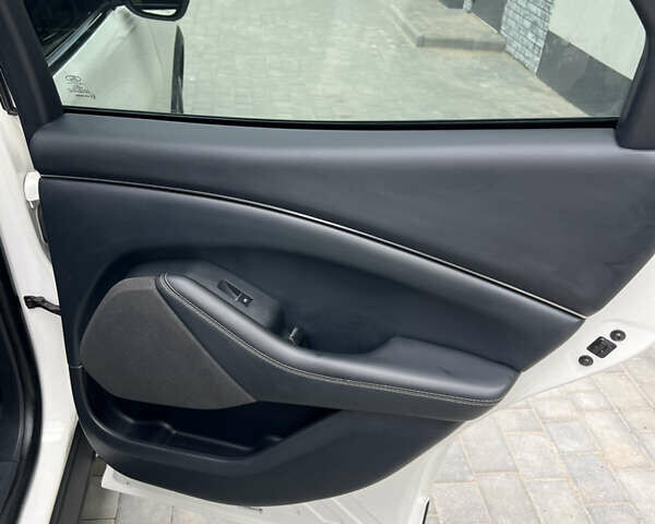 Білий Форд Mustang Mach-E, об'ємом двигуна 0 л та пробігом 34 тис. км за 27400 $, фото 10 на Automoto.ua