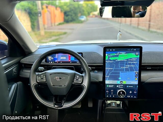 Белый Форд Mustang Mach-E, объемом двигателя 85 л и пробегом 73 тыс. км за 23500 $, фото 11 на Automoto.ua