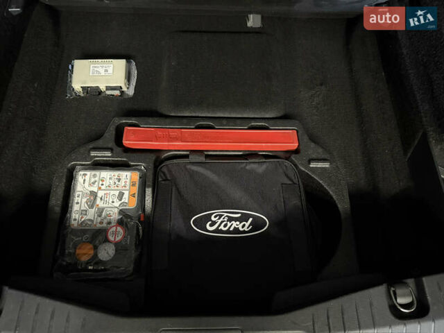 Белый Форд Mustang Mach-E, объемом двигателя 0 л и пробегом 228 тыс. км за 19900 $, фото 39 на Automoto.ua