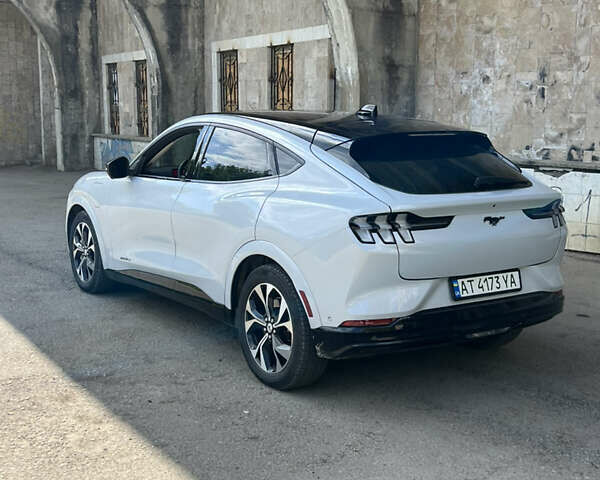 Белый Форд Mustang Mach-E, объемом двигателя 0 л и пробегом 79 тыс. км за 25300 $, фото 3 на Automoto.ua