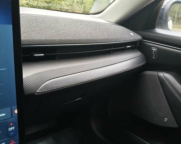 Білий Форд Mustang Mach-E, об'ємом двигуна 0 л та пробігом 116 тис. км за 21950 $, фото 14 на Automoto.ua