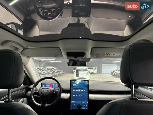 Белый Форд Mustang Mach-E, объемом двигателя 0 л и пробегом 228 тыс. км за 19900 $, фото 61 на Automoto.ua