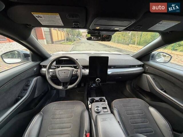 Белый Форд Mustang Mach-E, объемом двигателя 0 л и пробегом 157 тыс. км за 25900 $, фото 13 на Automoto.ua
