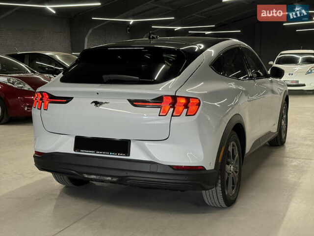 Белый Форд Mustang Mach-E, объемом двигателя 0 л и пробегом 228 тыс. км за 19900 $, фото 31 на Automoto.ua